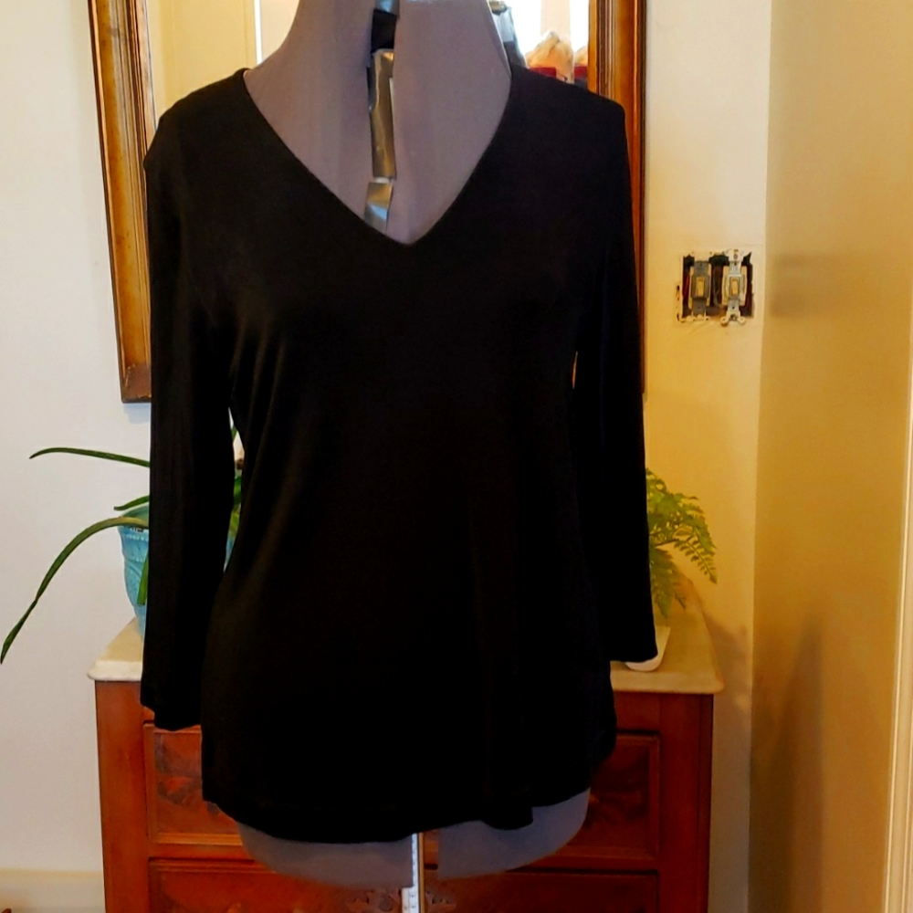 Chico's size 1 black Travelers V-neck, 3/4 sleeve tunic top
